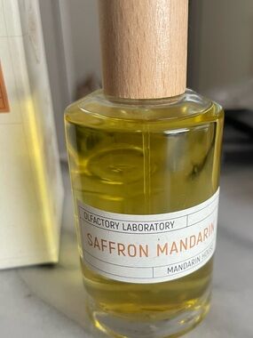 Saffron Mandarin Bath & Body Oil – Yellow